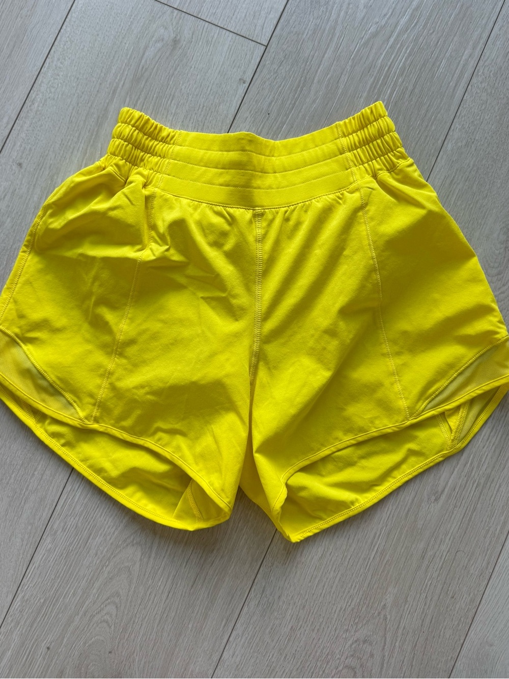 Lululemon Hotty Hot Shorts Women’s High-Waist Yellow Active Shorts 4